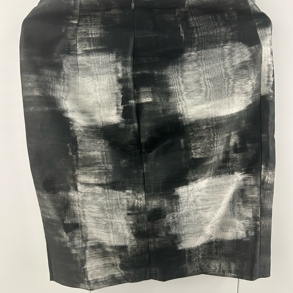 Max Mara Printed Pencil Skirt in Black and Grey, Size 2 - Picture 7 of 13